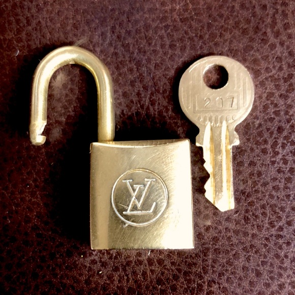 Vintage LV Louis Vuitton Padlock Lock & Key 207 - Picture 7 of 13